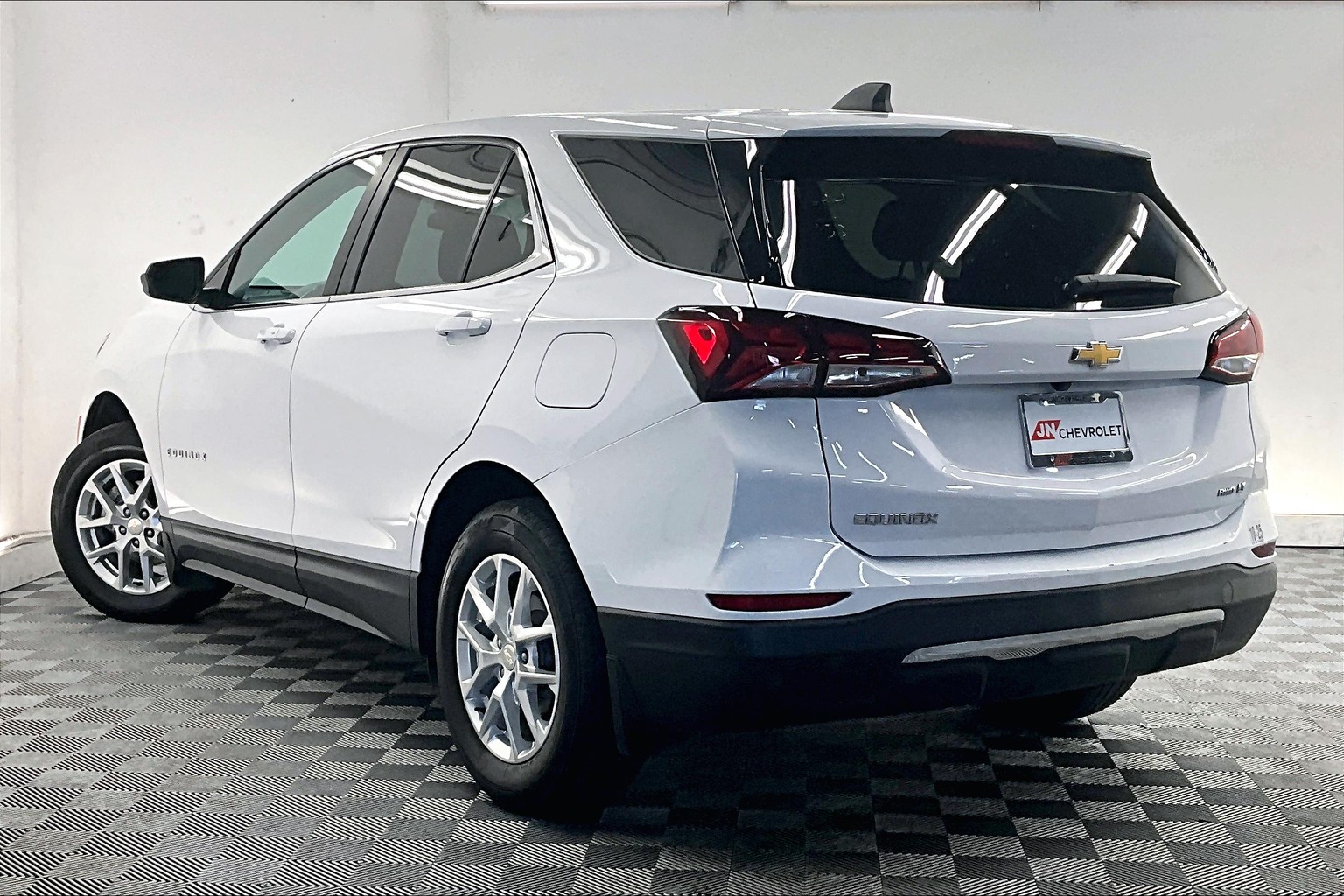 2023です Used Sterling Gray Metallic 2023 Chevrolet Equinox LT for